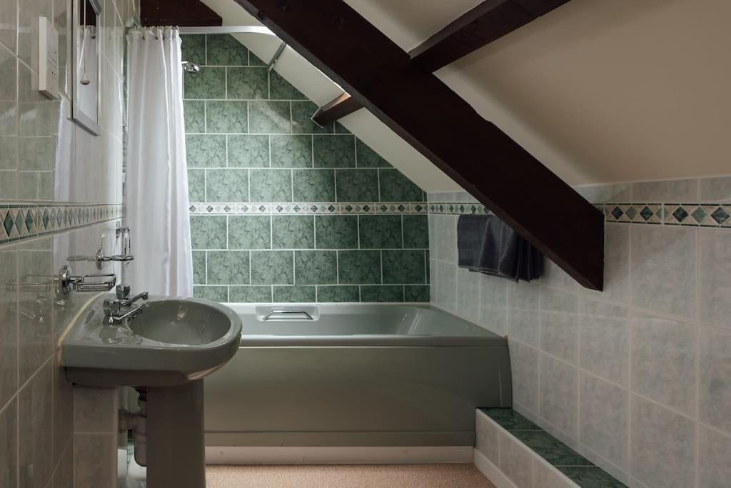 Dairy Cottage At Scolton Cottages - Indoor Pool Хавърфордуест Екстериор снимка